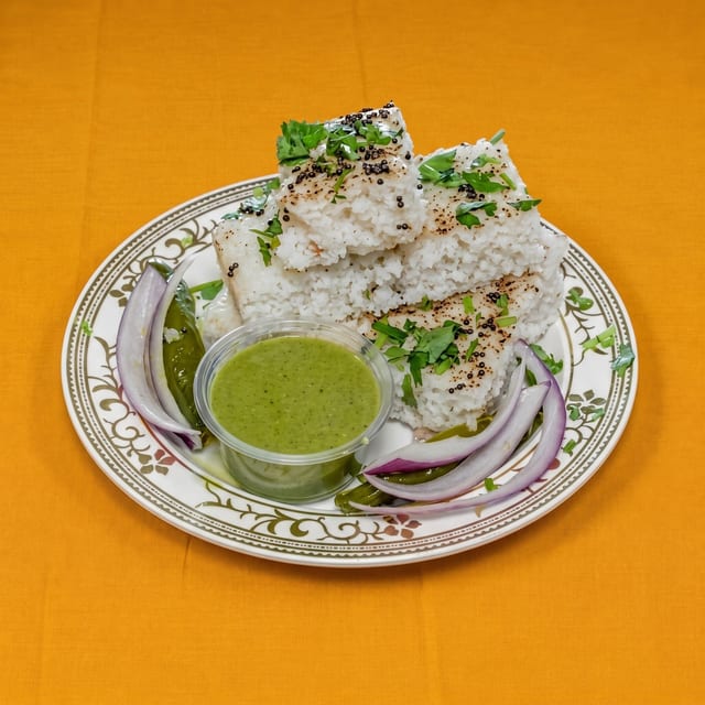 Dhokla (White).