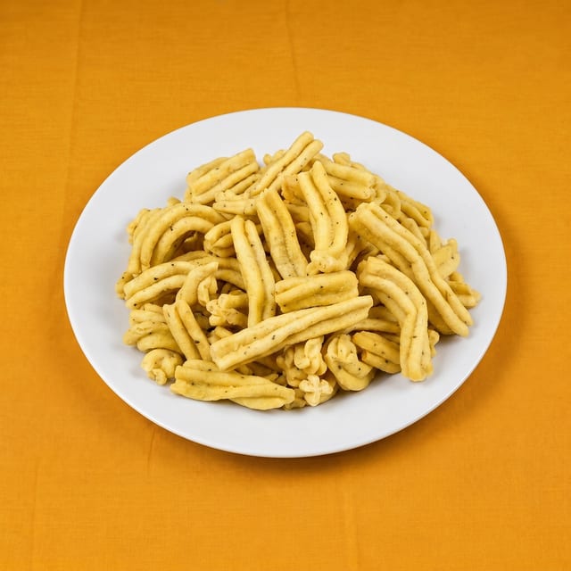 Plain Gathiya.