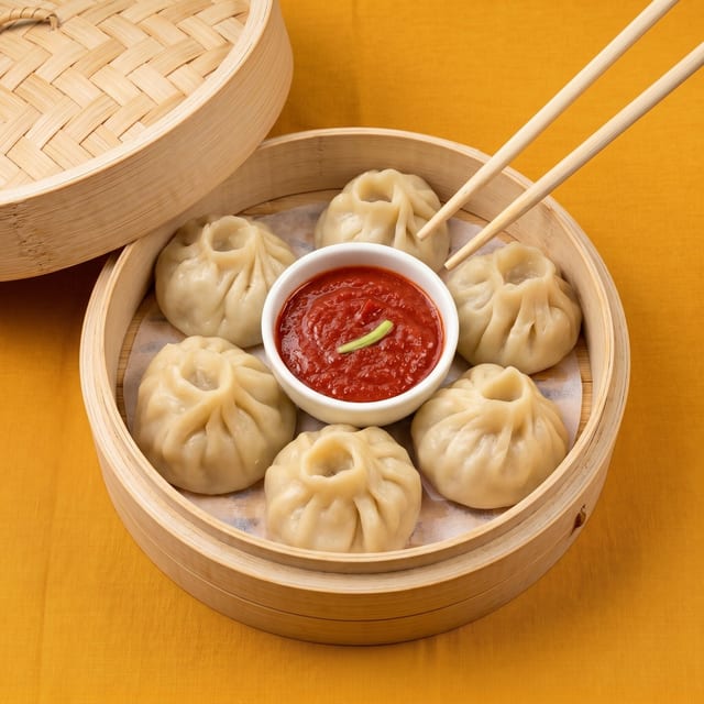 Steamed Veg Momos.