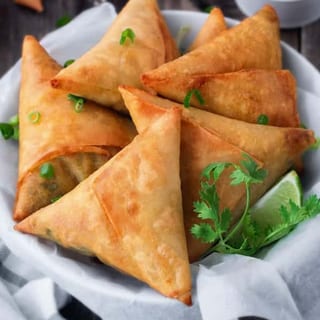 Chinese Samosa (6 C)